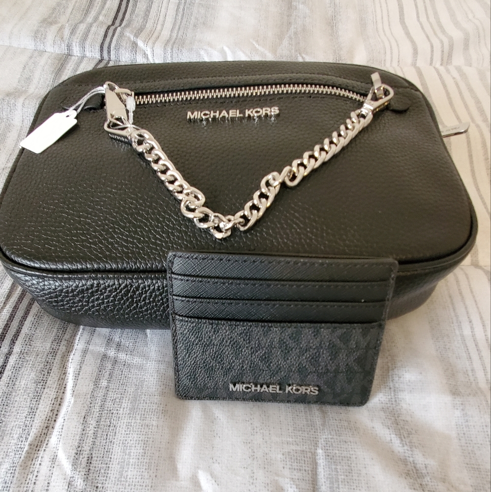 Authentic Michael Kors Pocketbook w / 3 card holder wallet 🛑SOLD🛑